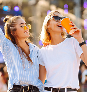 Najlepsze zegarki na festiwal – styl, wygoda i funkcjonalność