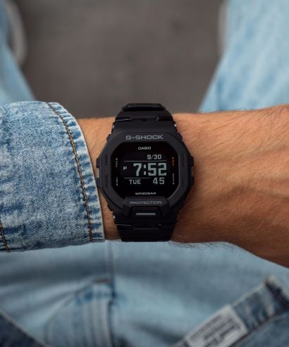 Zegarek Casio G-SHOCK G-Squad Bluetooth Sync Step Tracker