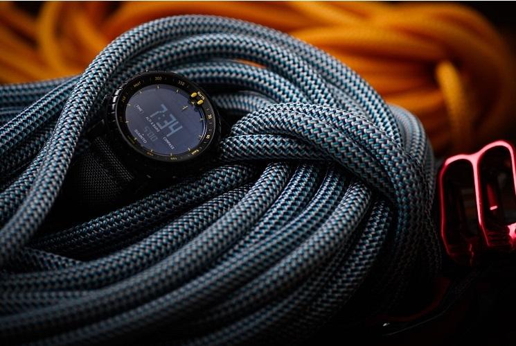 zegarek-suunto-core-black-yellow-ss050276000_013