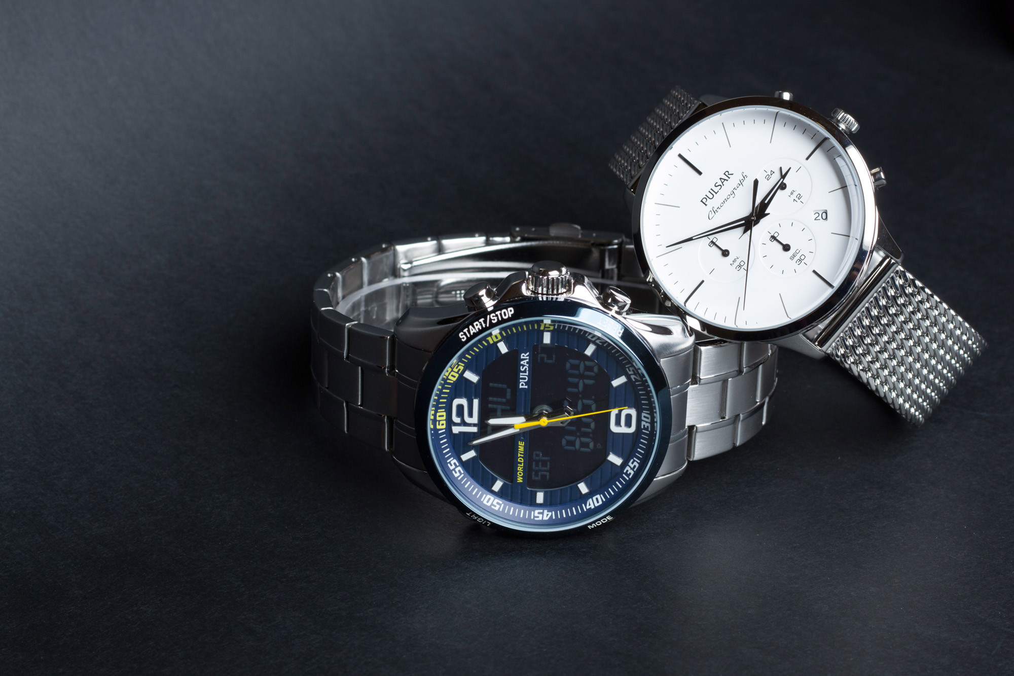 dwa zegarki Pulsar zdjęcie zbiorowe