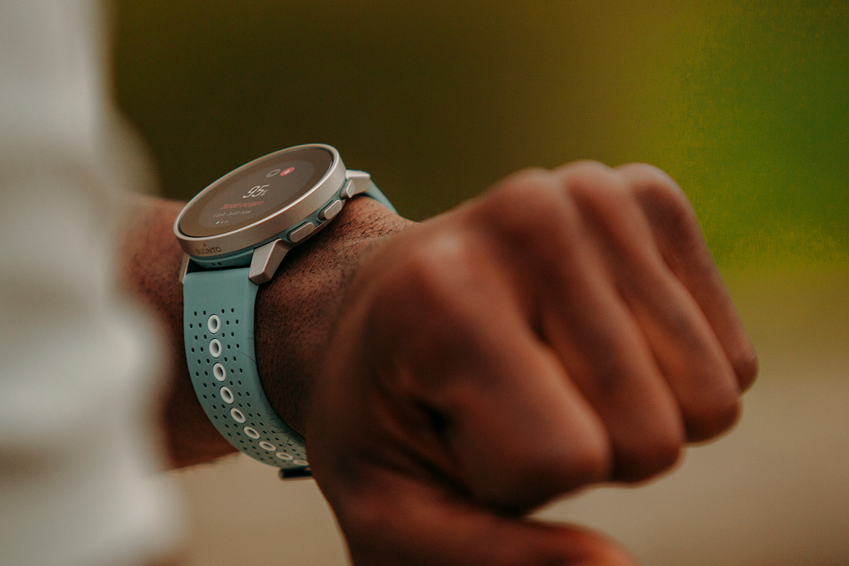 Smartwatch sportowy Suunto łączy się z telefonem