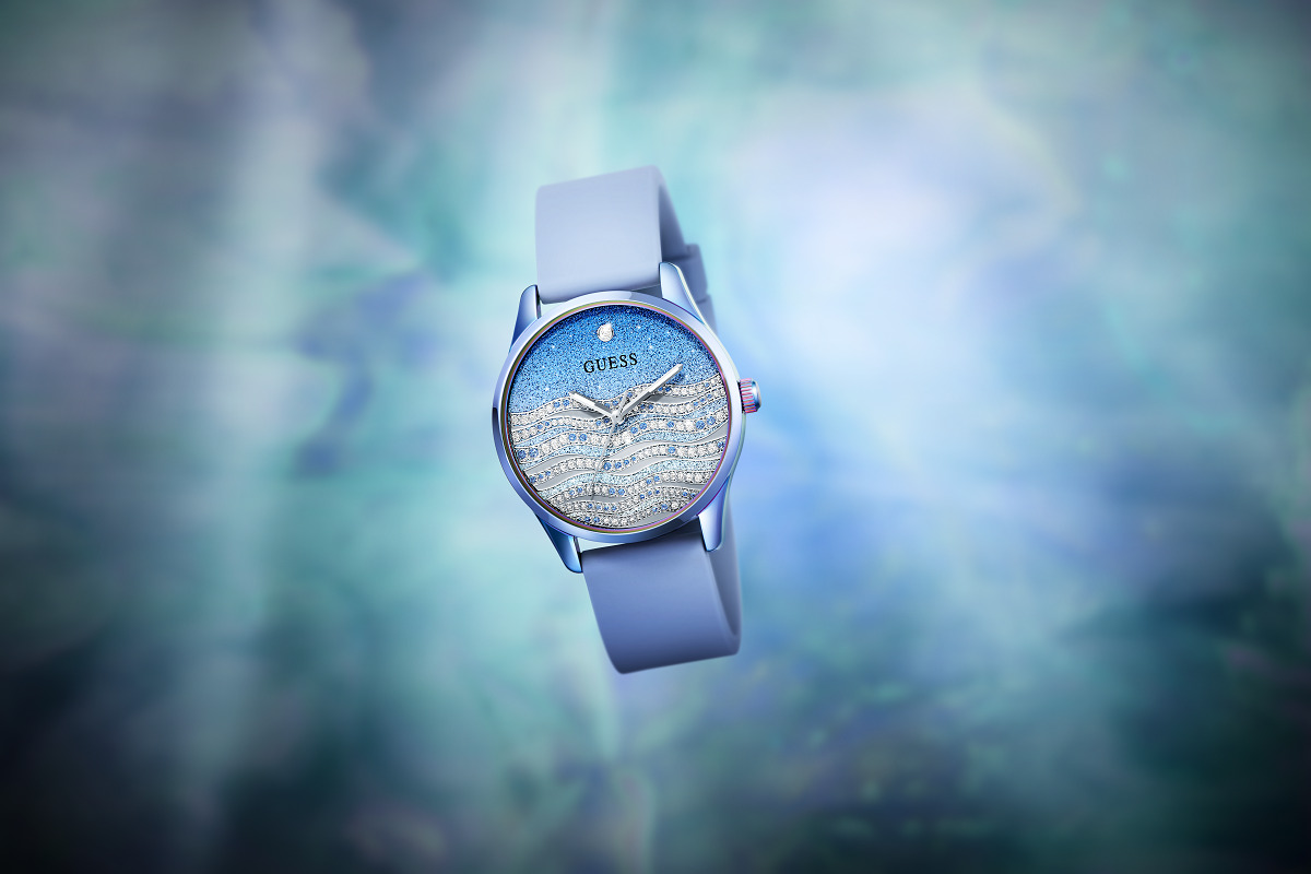 Baby blue w zegarkach Guess