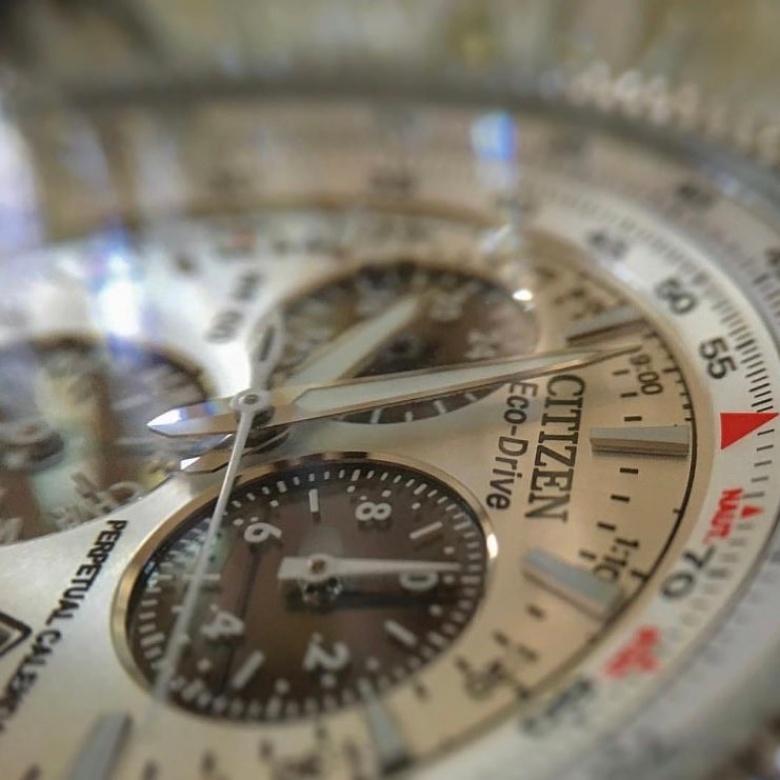 Zegarek Citizen CB0250-17A - Wieczny kalendarz