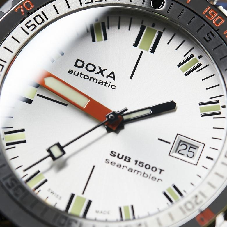 Zegarek Doxa Sub 883.10.021.10 - Tarcza