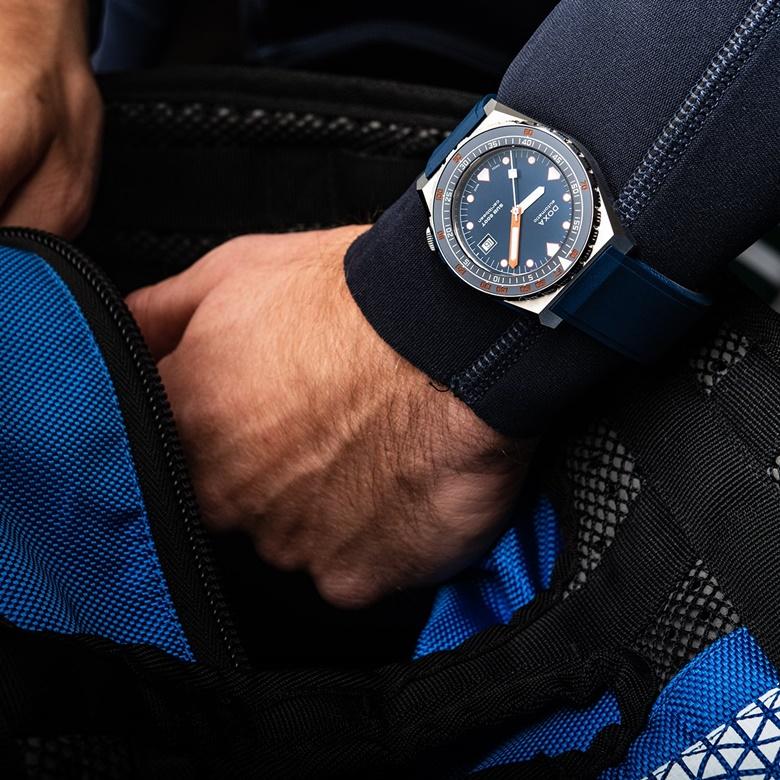Zegarek Doxa Sub 862.10.201.32 - linia SUB 600T