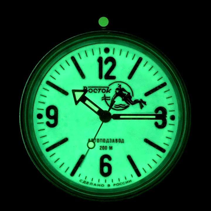 Zegarek Vostok Europe 6S21-595C643 - powłoka Super-LumiNova